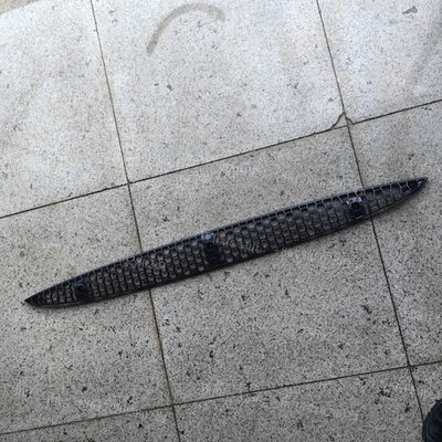 La cubierta inferior para el THERMO KING T-600M, T-800M, T-1000M, T-680Pro, T-880Pro, T-1080Pro, modelo 988025 GRILLE-LOWER-TK NEGRO, SP